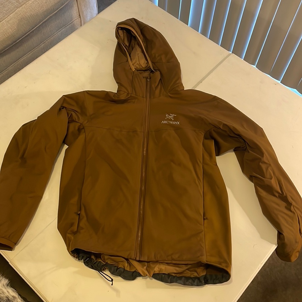 Large ARC’TERYX base layer jacket.